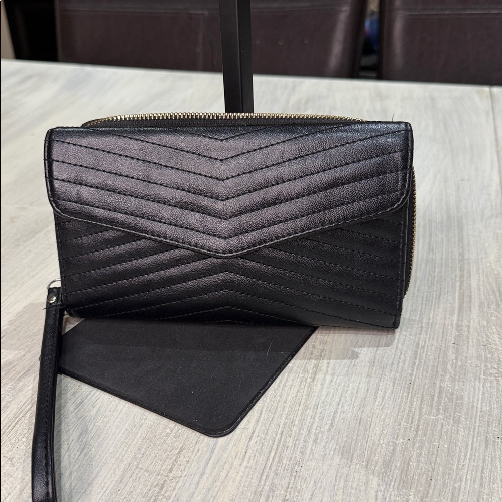 Black Quilted Wristlet